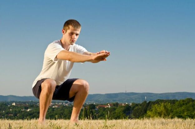Kniebeugen erhöhen die Kraft aufgrund der Aktivierung der Dammmuskeln